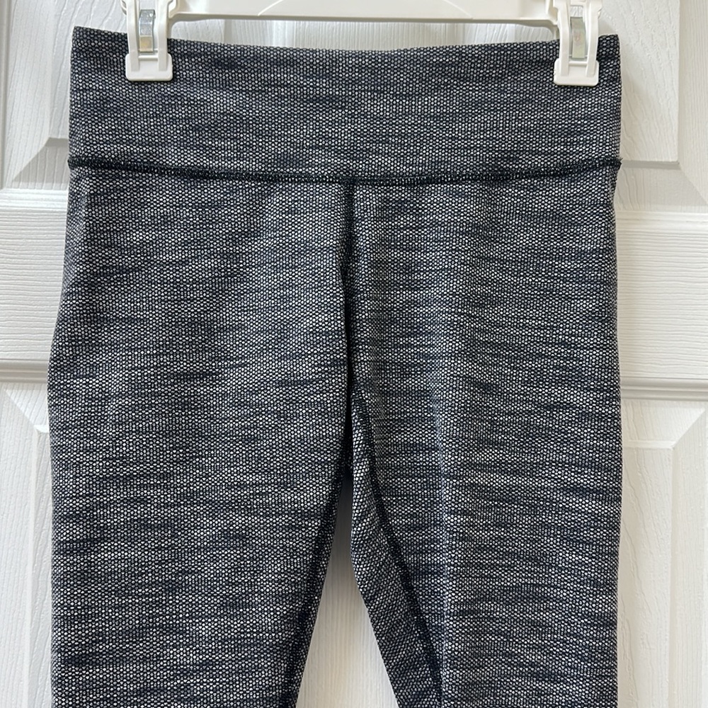 Like New! Lululemon Wunder Under Crop Ii - image 7